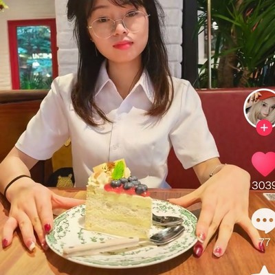 忘带补光灯如何避免脸发黄？