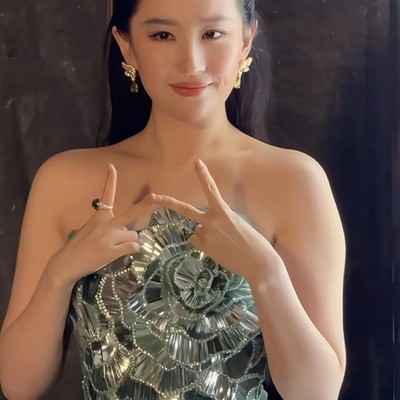 刘亦菲被指变壮，身材变化引热议