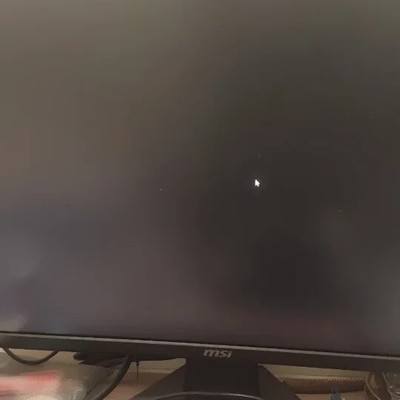 开机黑屏仅显示鼠标