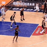 里勒灵巧上篮得分